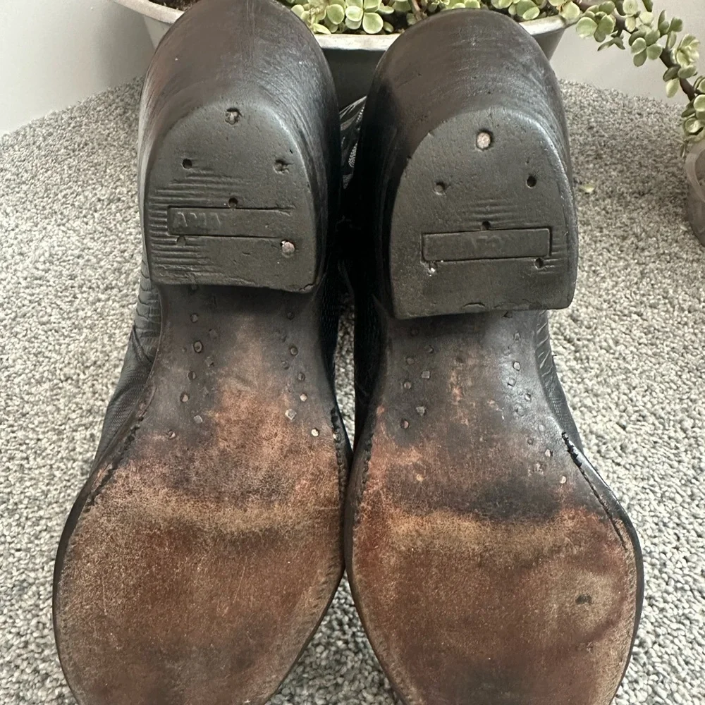 Justin Boots Black Leather Western Boots. - Picture 5 of 6